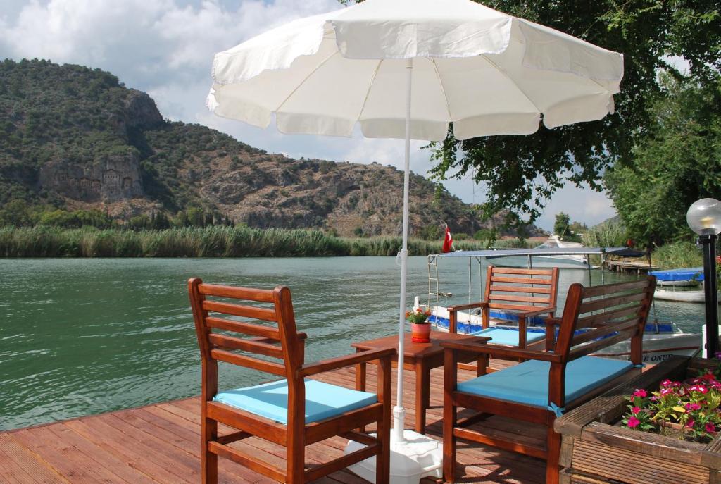 Myra Hotel Далян Екстериор снимка