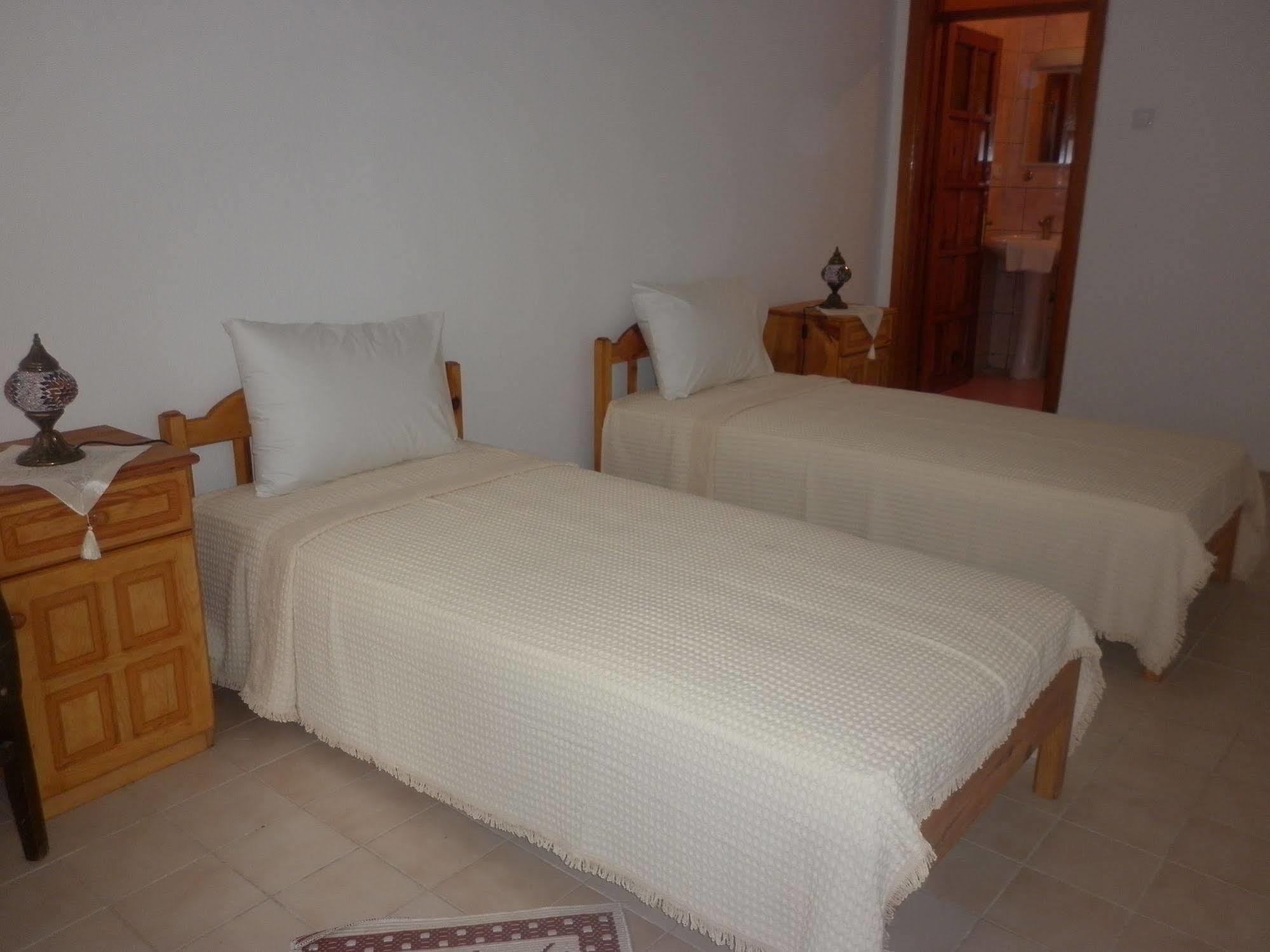 Myra Hotel Далян Екстериор снимка