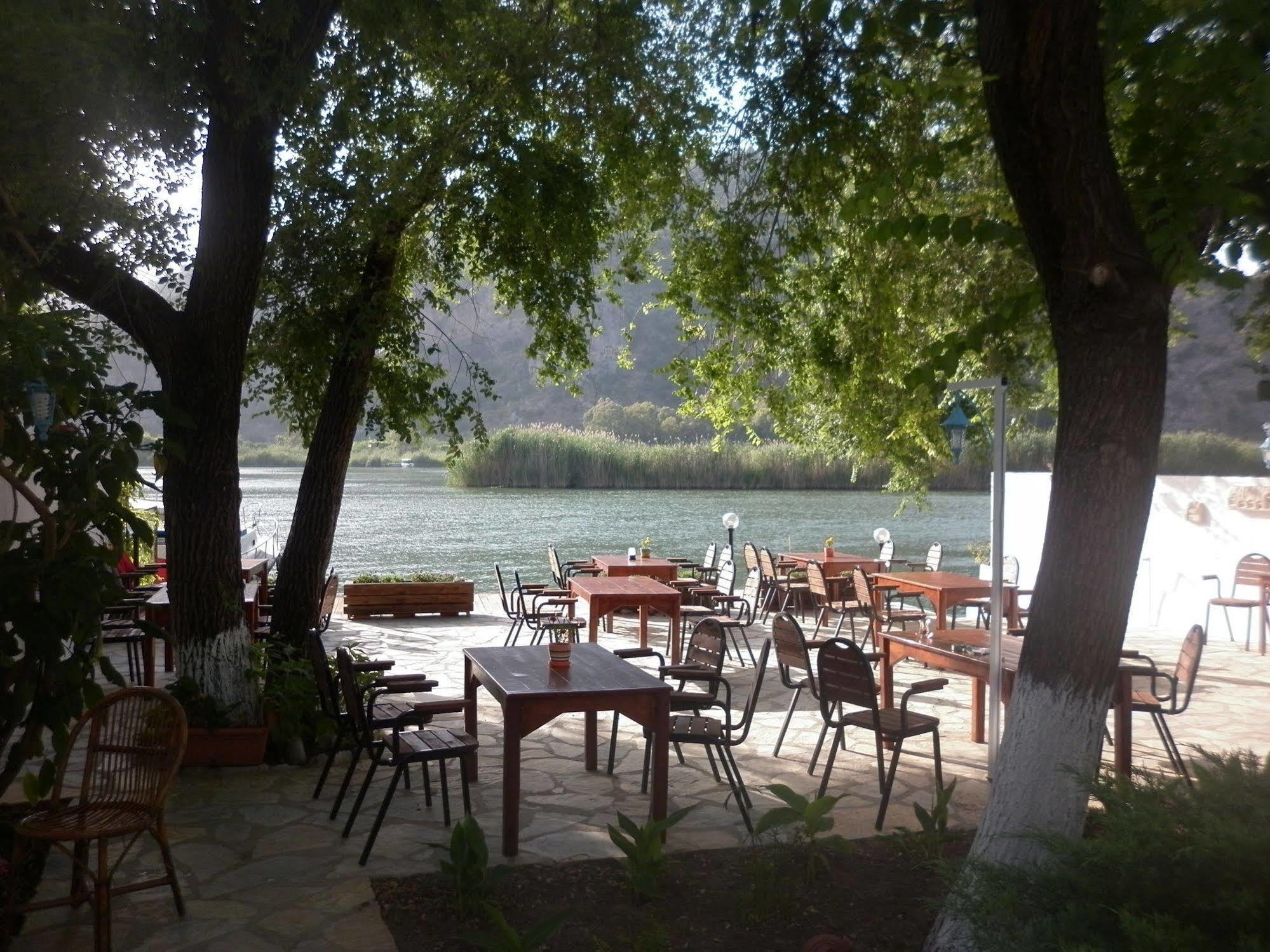 Myra Hotel Далян Екстериор снимка