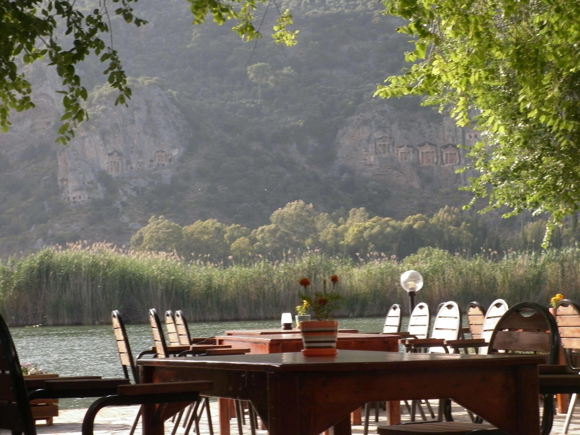 Myra Hotel Далян Екстериор снимка