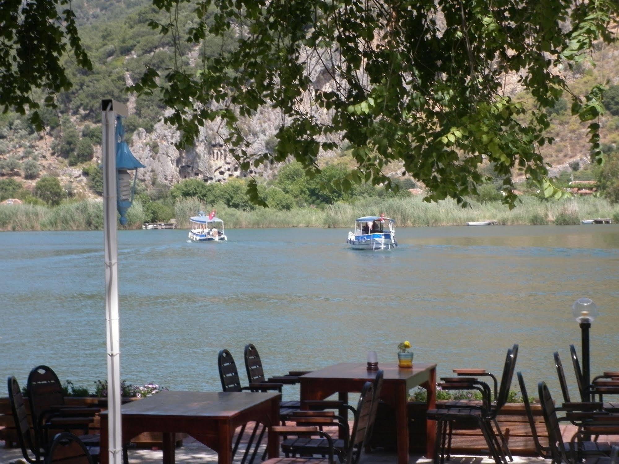 Myra Hotel Далян Екстериор снимка